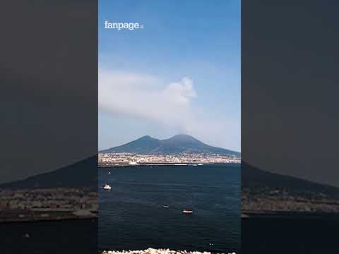 div
  Il terribile incendio che ha colpito il Vesuvio: il Timelapse  
/div
