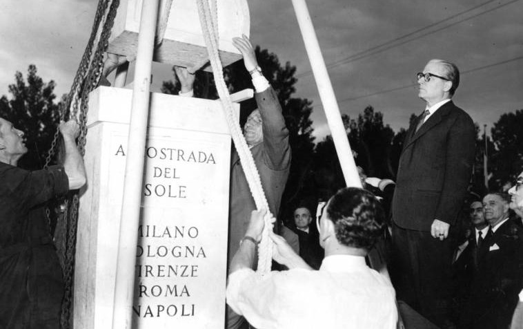 La prima pietra dell’Autosole – Il triste destino di Anna Bolena – L’arresto di Sophia Loren