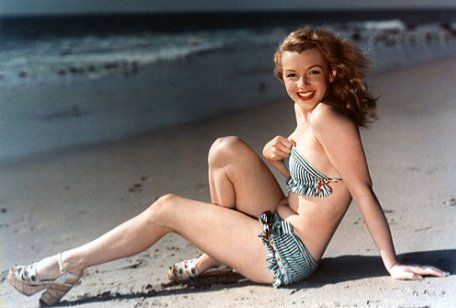 La nascita del bikini – L’occupazione francese dell’Algeria – L’esordio discografico di Elvis