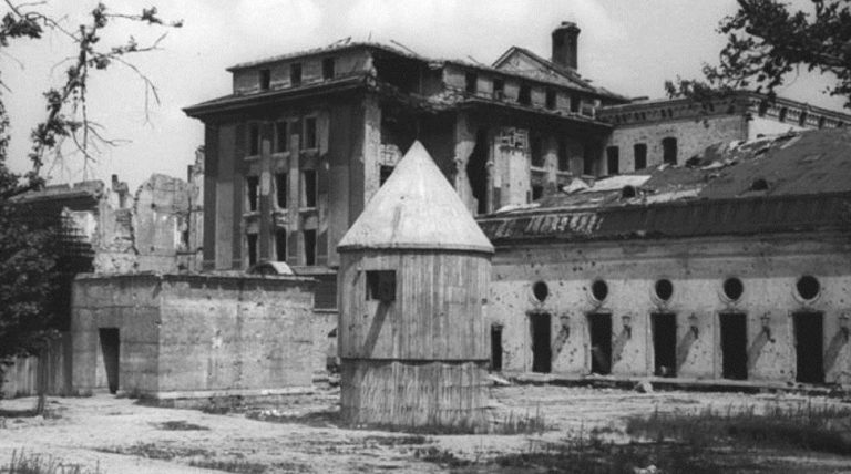 L’ultimo rifugio di Hitler – Il gesto estremo di Jan Palach – La fine della Prima Repubblica