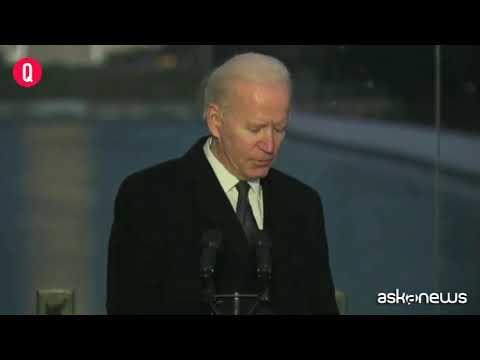L’omaggio solenne di Biden e Harris alle vittime di Covid-19