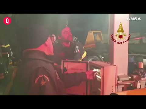 Crolla muro collina a Montelupo, auto distrutte e famiglie evacuate