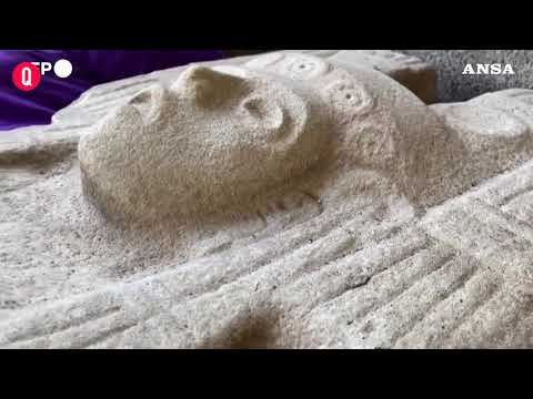 Messico, ritrovate statue femminili preispaniche alte due metri