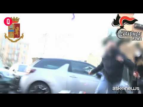Il video dell’aggressione a troupe Rai, fermati due ultras Lazio