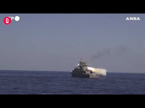 Iran, la marina svela le nuove navi da guerra nel Golfo dell’Oman