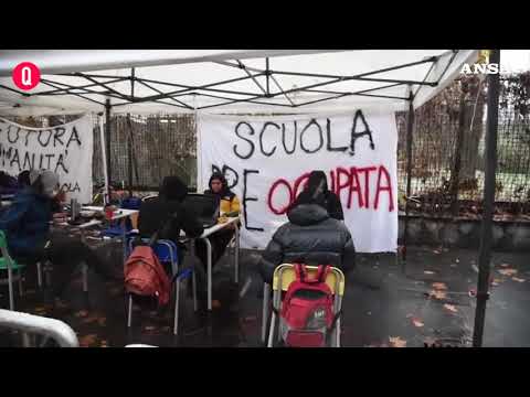 Scuola, Italia divisa tra chi rientra e chi protesta