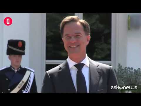 Olanda, scandalo frodi welfare: Rutte (e il governo) si dimettono