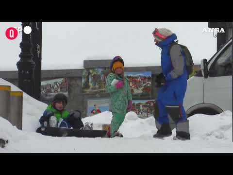 Kiev, bufera di neve sulla citta’