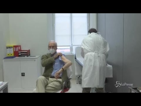 Vaccini, Renzo Piano dopo l’iniezione: «Fatelo, è un dono. Fidatevi della medicina»