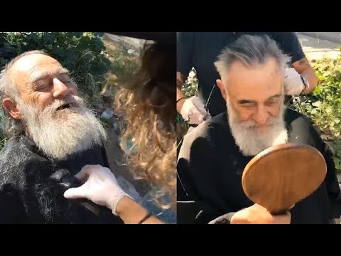 Taglia gratis i capelli ai senzatetto della sua città: il barbiere dal cuore d’oro