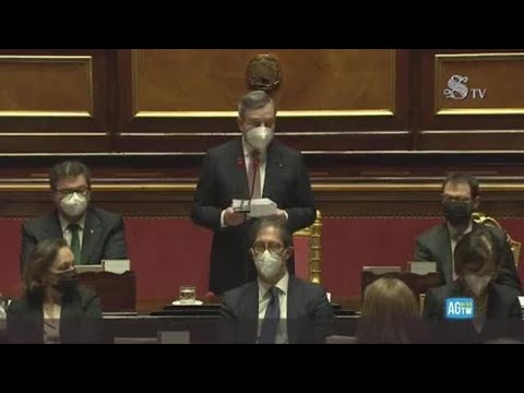 Draghi, il lungo applauso del Senato al termine del discorso. Il premier: «Mi dite voi quando…