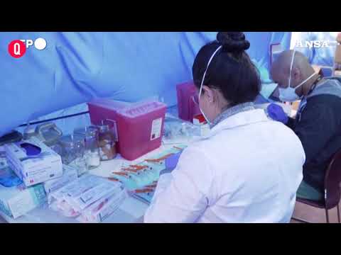 “Non vi vaccinate”, blitz no-vax a Los Angeles