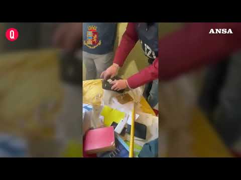 Roma, nascondeva cocaina dietro un’immagine sacra