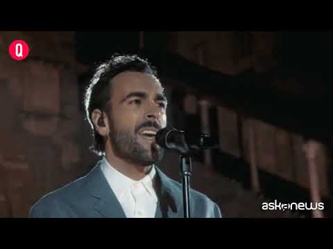 Un anno di Covid, Marco Mengoni canta L’anno che verrà a Bergamo