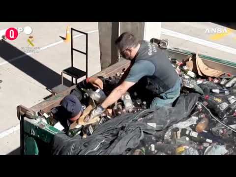 Spagna, migranti nascosti tra i rifiuti nel porto di Melilla