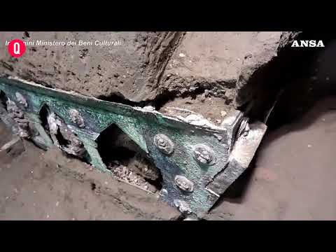 Pompei, ritrovato un carro nuziale, artefatto incredibile e unico nel suo genere