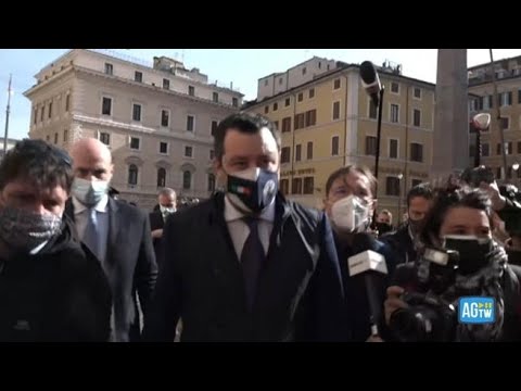 Salvini: «Preferisco gestire 209 miliardi che guardare da fuori»