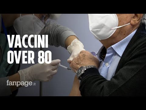 Roma, al via la campagna over 80: “Chiedono l’iniezione sulla cicatrice del vaccino per il vaiolo”