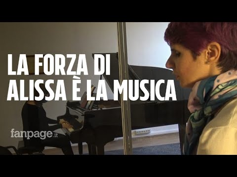 Alissa, non vedente, e la musica contro le barriere: “Indispensabile in questo periodo difficile”