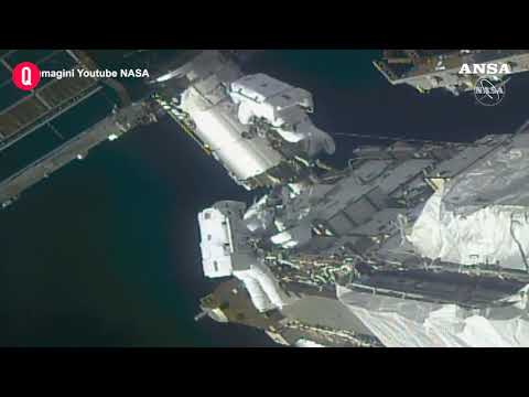 La passeggiata spaziale degli astronauti Rubins e Glover
