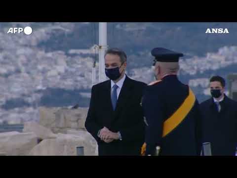 La bandiera greca sventola sull’Acropoli per il bicentenario della rivoluzione