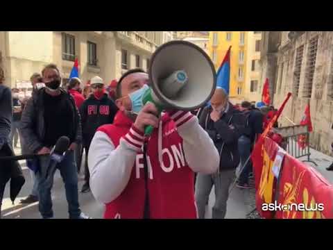 A Roma lavoratori di aziende in crisi manifestano fuori dal Mise