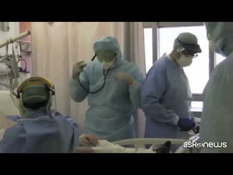 Covid, incidenza elevata ma c’è una prima inversione di tendenza