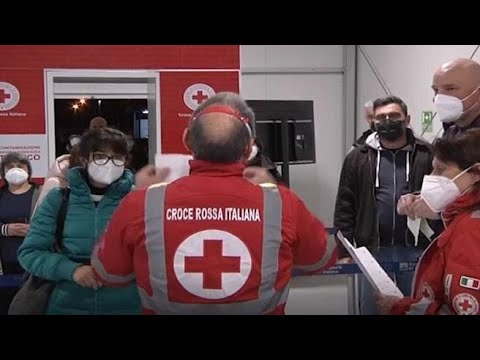 Covid, al via i vaccini serali a Fiumicino: 200 persone nel primo turno