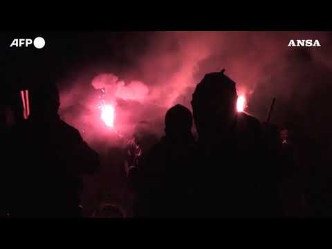 Danimarca, la manifestazione contro il disegno di legge sui virus attira centinaia di persone