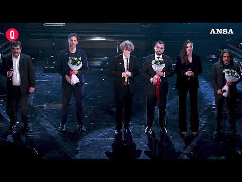 Sanremo “fa pace con il teatro” grazie allo Stato Sociale