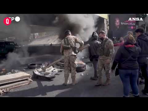 Libano, barricate in strada per protestare contro la crisi della moneta