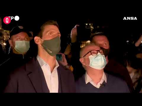 Novak Djokovic celebra a Belgrado il suo nuovo record