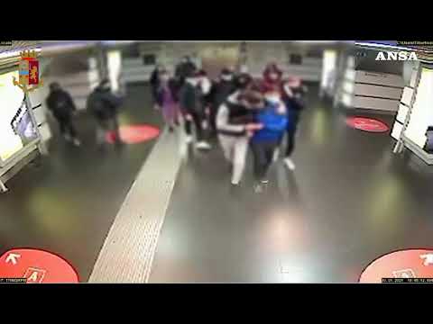 Roma, accerchiavano e rapinavano giovani coetanei: 8 misure cautelari