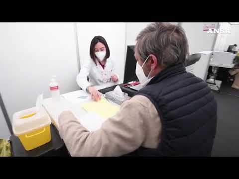 Vaccini, a Novegro inaugurato il nuovo hub: somministrato Pfizer