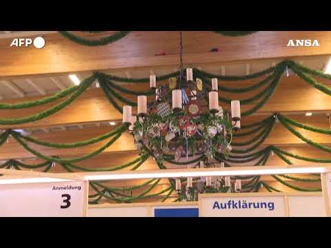 Covid, Germania: centro vaccinale allestito in una birreria