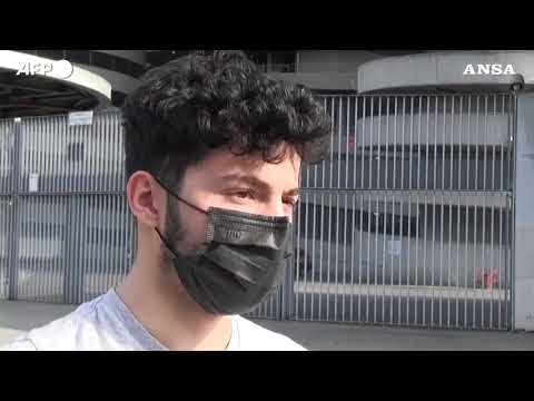 Calcio, i tifosi del Milan contenti per la fine della Superlega