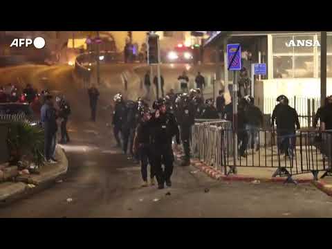 Medio Oriente, tensione a Gerusalemme: scontri tra ultra’ ebrei e arabi