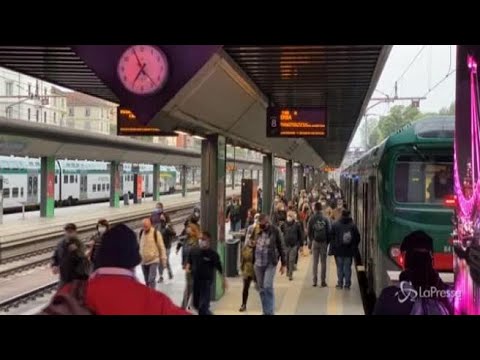 Riaperture, folla di pendolari a Milano e Roma