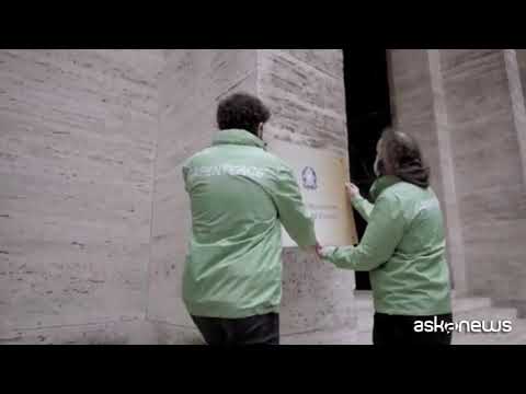 Recovery Plan, blitz di Greenpeace che cambia nome ai Ministeri