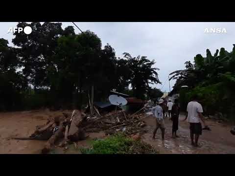 Indonesia, oltre 70 vittime dopo le inondazioni che hanno distrutto il Paese