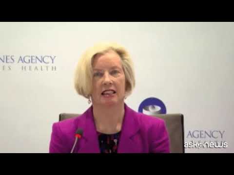 Ema: trombosi possibile effetto “molto raro” di AstraZeneca