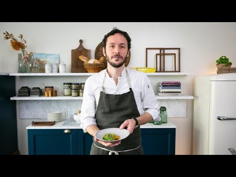 Il pesce cotto in foglie di verza dello chef Marco Ambrosino
