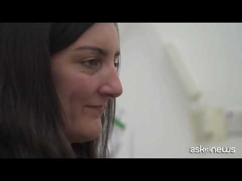 Covid, il vaccino AstraZeneca raccomandato per gli over 60