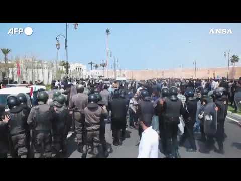 Marocco, e’ scontro tra insegnanti e polizia