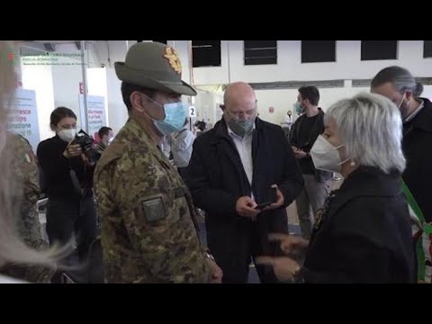 Vaccini, il generale Figliuolo in visita all’hub vaccinale di Ferrara fiera