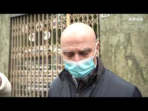 Uccide la moglie, il figlio e i padroni di casa sparandogli in testa