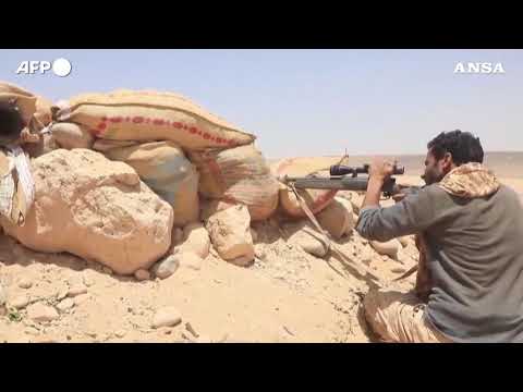 Yemen, i ribelli filogovernativi e gli Huthi combattono in una delle prime linee di Marib