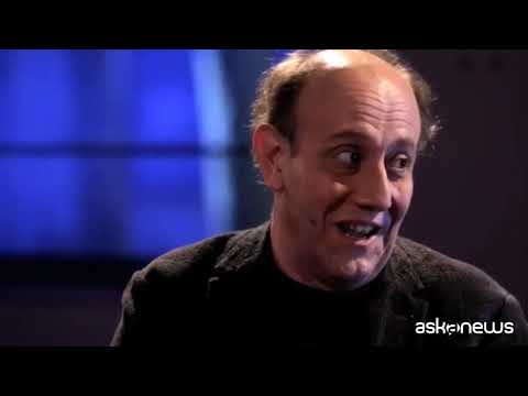 Risate da 25 anni con Ale e Franz: e ora andiamo “Fuori Tema”