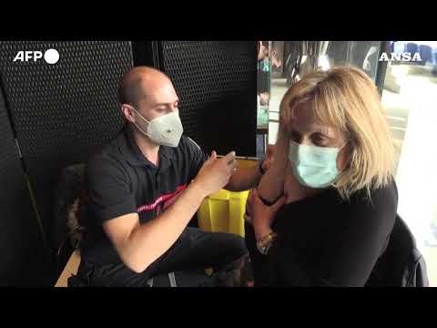 Covid, lo stadio Parc Olympique Lyonnais si trasforma in centro di vaccinazione