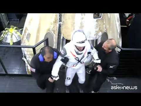 Spazio, Crew 1 missione compiuta: ammaraggio notturno in Florida